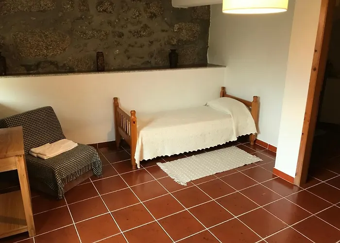 Casa Do Outeirinho * Sabugueiro (Guarda)